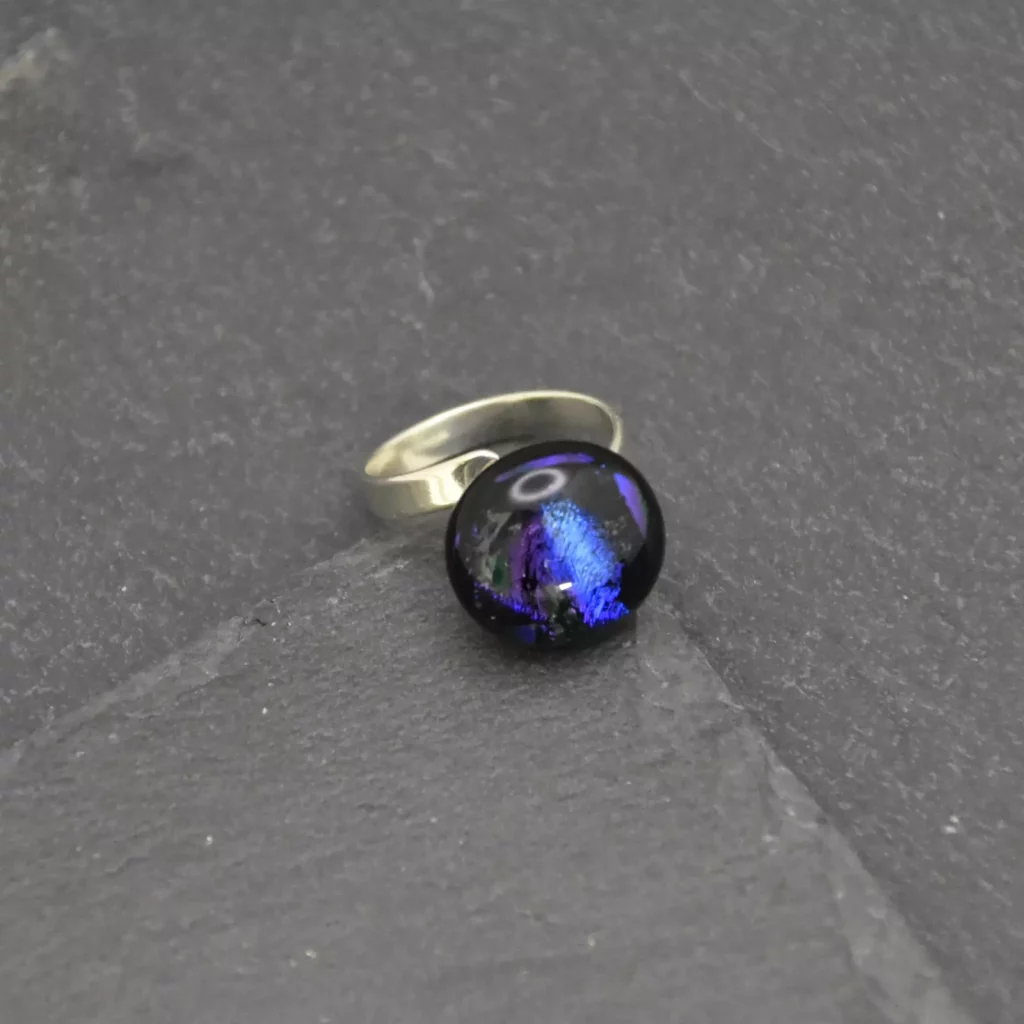 Bague spirale en argent et verre