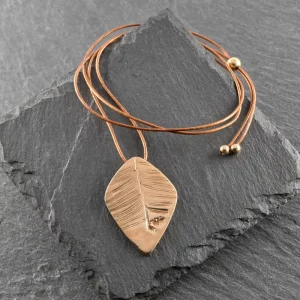Collier artisanal bronze doré empreinte végétale