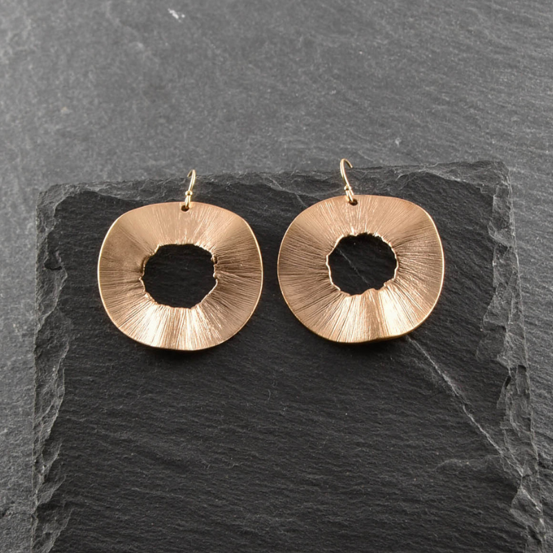 Boucles d'oreilles rondes brutes en bronze