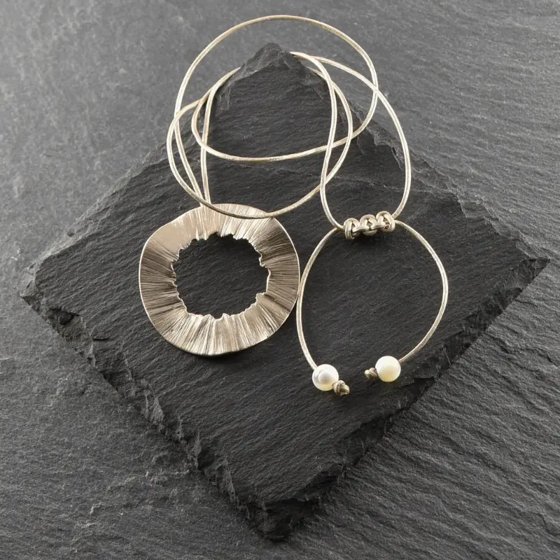 Collier rond brut en bronze – Image 4
