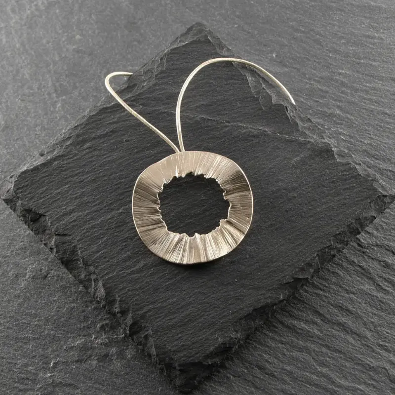 Collier rond brut en bronze – Image 2