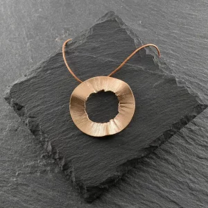 Collier rond brut en bronze